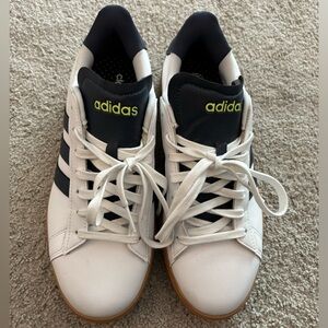Adidas Cloudfoam court shoes - EUC